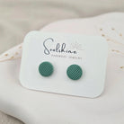 Produktansicht der Lou Statement-Ohrringe aus Polymer Clay. Hochwertig vergoldeter chirurgischer Edelstahl, hypoallergen.