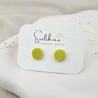 Produktansicht der Lou Statement-Ohrringe aus Polymer Clay. Hochwertig vergoldeter chirurgischer Edelstahl, hypoallergen.