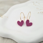 Produktansicht der Lovely Statement-Ohrringe aus Polymer Clay. Hochwertig vergoldeter chirurgischer Edelstahl, hypoallergen.