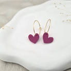Produktansicht der Lovely Statement-Ohrringe aus Polymer Clay. Hochwertig vergoldeter chirurgischer Edelstahl, hypoallergen.